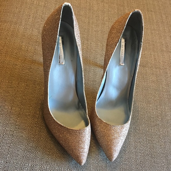 H by Halston Stella Gold Glitter pumps, never worn - Picture 2 of 5